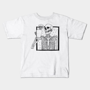 Halloween coffee drinking Skeleton Kids T-Shirt